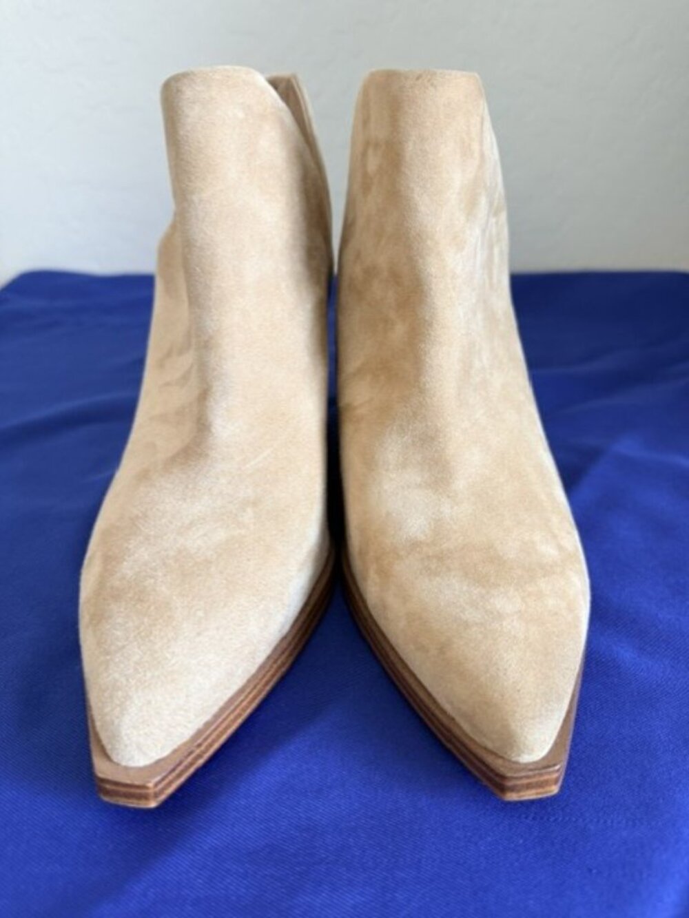 Vince Camuto Gigietta Suede Split-V Ankle Booties in Tan/Beige, Size 8 - Picture 6 of 12